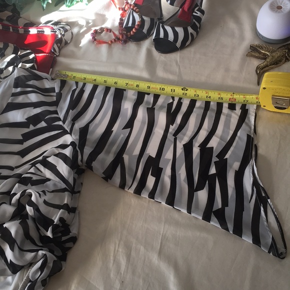 I. N. Studio Zebra Print Angled 3/4” Sleeve - Picture 8 of 8